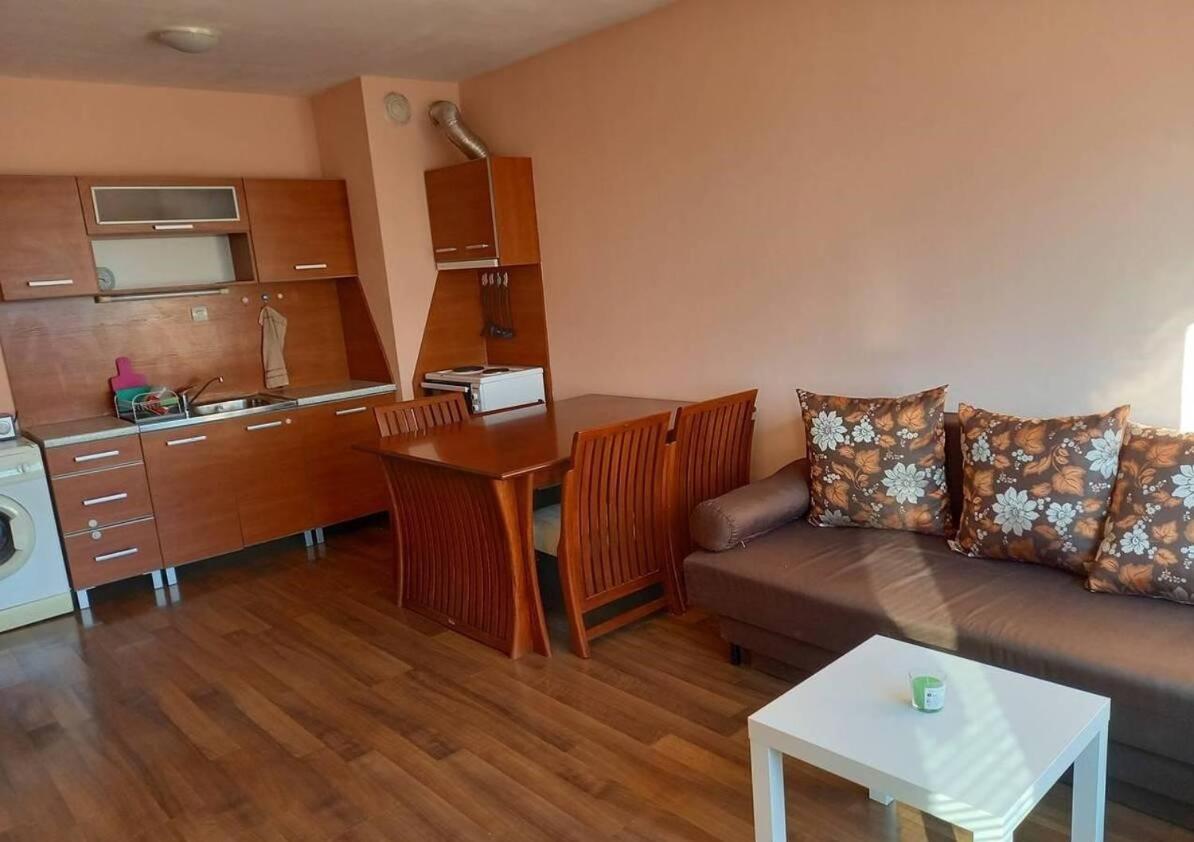 Апартамент Романтика Varna Exterior foto